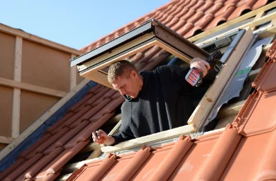 Pose de fenêtres de toit Velux à Maurrin